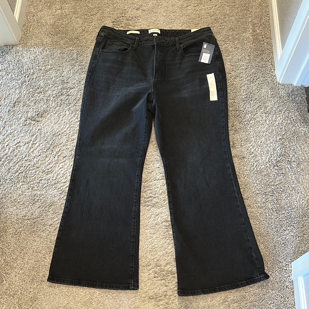 NWT! Universal Thread High Rise Flare Black Jeans — 17 Short - Picture 2 of 6